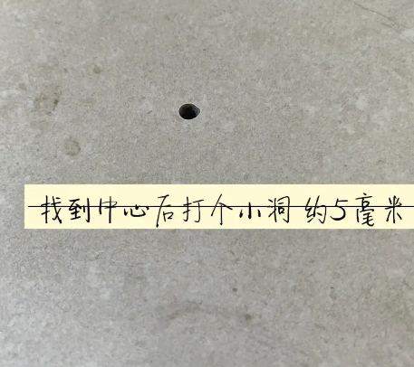 蒙自瓷砖空鼓维修公司专业解答在瓷砖铺贴过程中，如果砂料搅拌不均匀，将会带来以下问题
