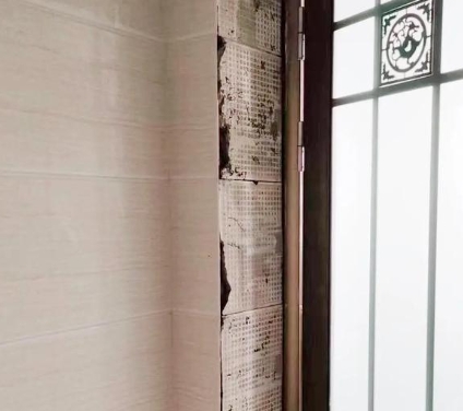 蒙自瓷砖空鼓免砸砖维修公司分享吸水砖泡水时间不够或过长都会对瓷砖铺贴效果产生影响